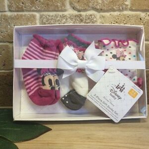 🆕 Minnie Mouse Socks 0-6 months